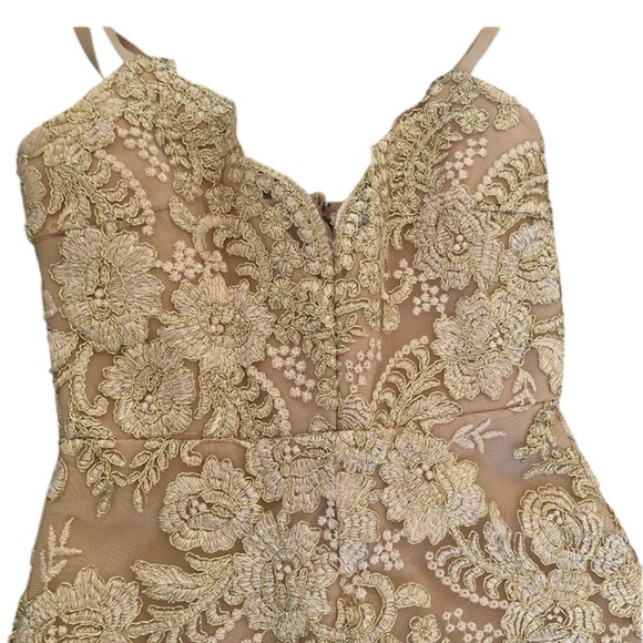 NWT Revolve Elliatt Amour Bodycon Dress. Gold/Beige. Size Small - Picture 7 of 9